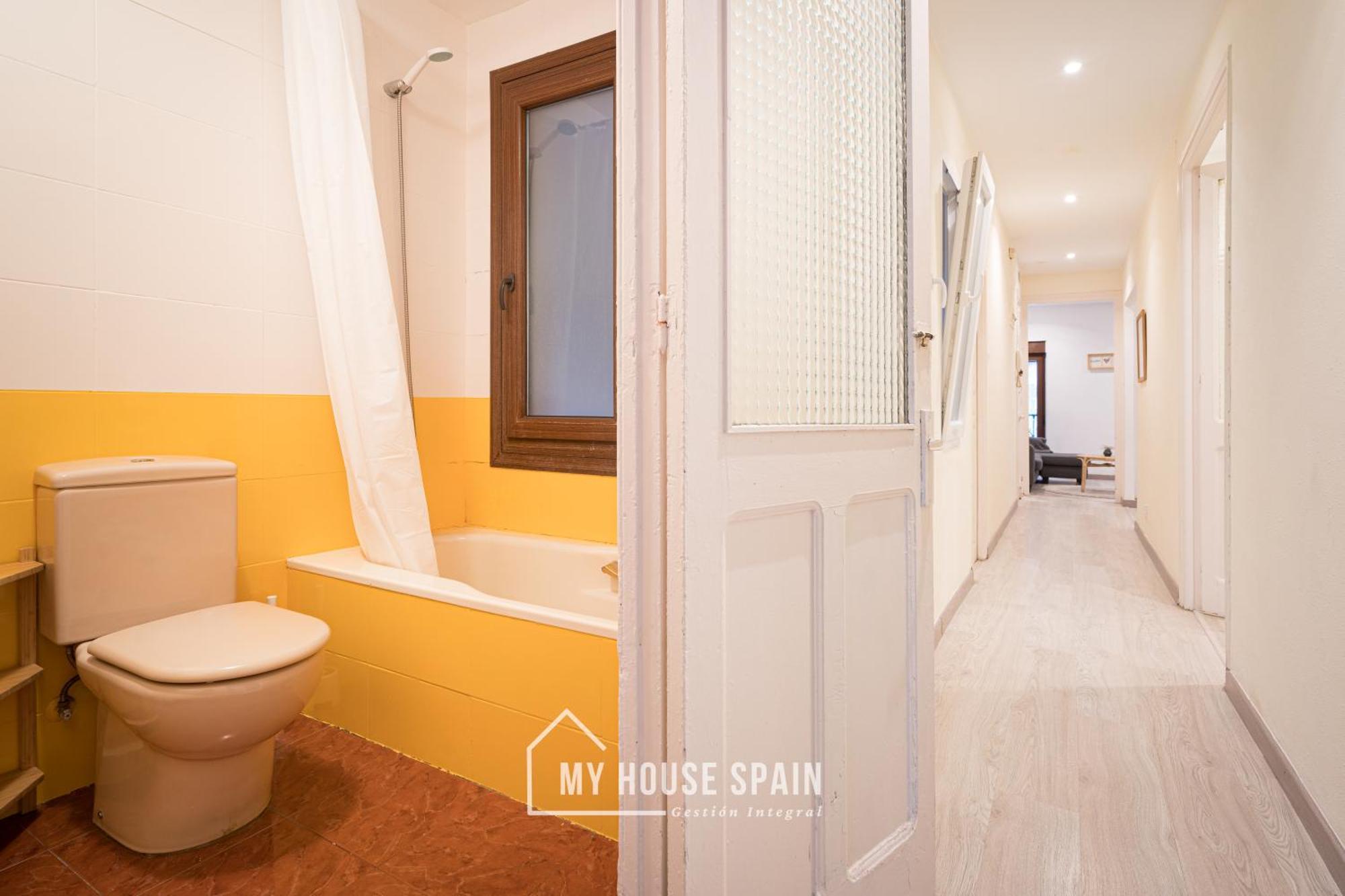 Apartamento Renovado En Edificio Clásico